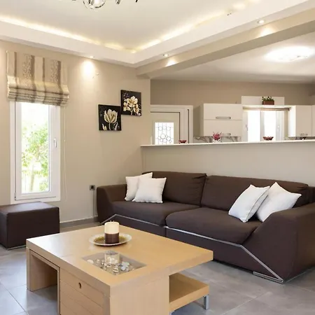 Tselepis At Lakíthra