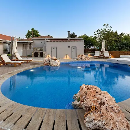 ヴィラ Tselepis At *